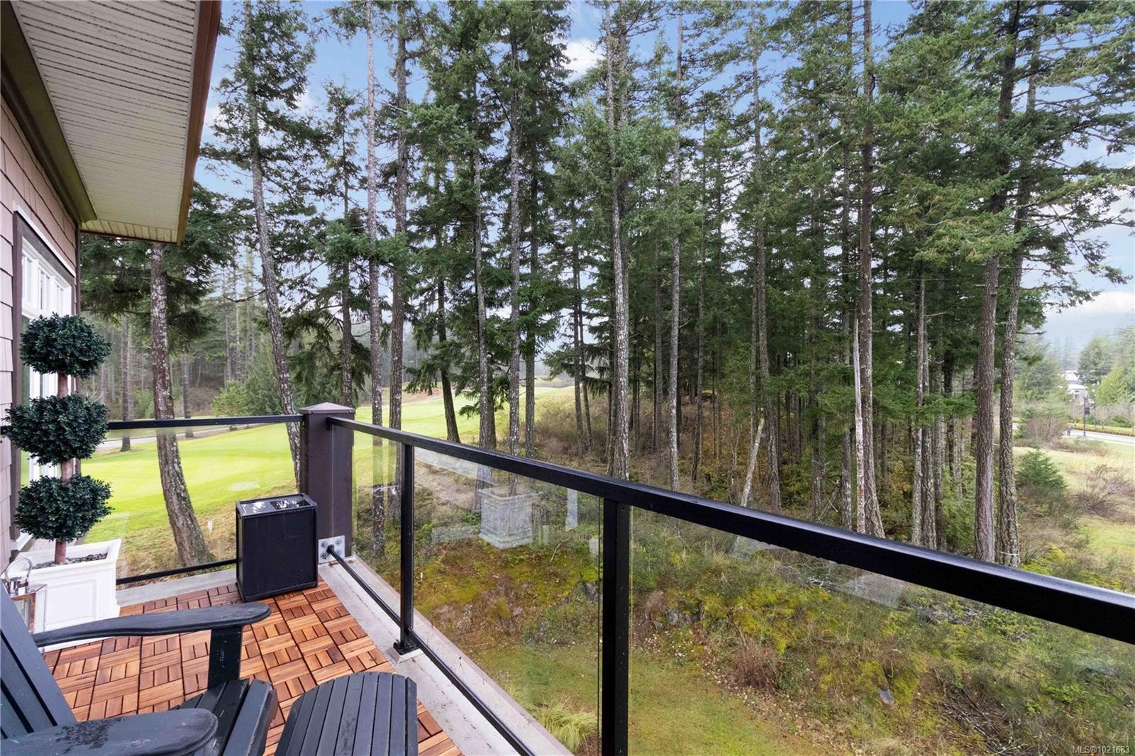 420-1395 Bear Mountain Pkwy, Langford, BC - Outdoor