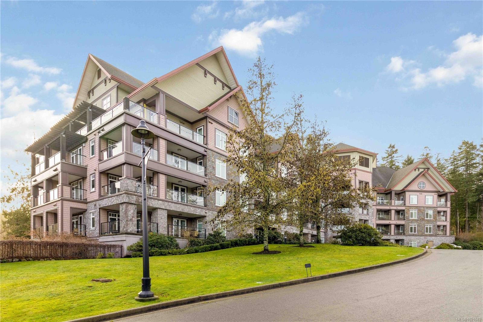 420-1395 Bear Mountain Pkwy, Langford, BC - Outdoor With Facade