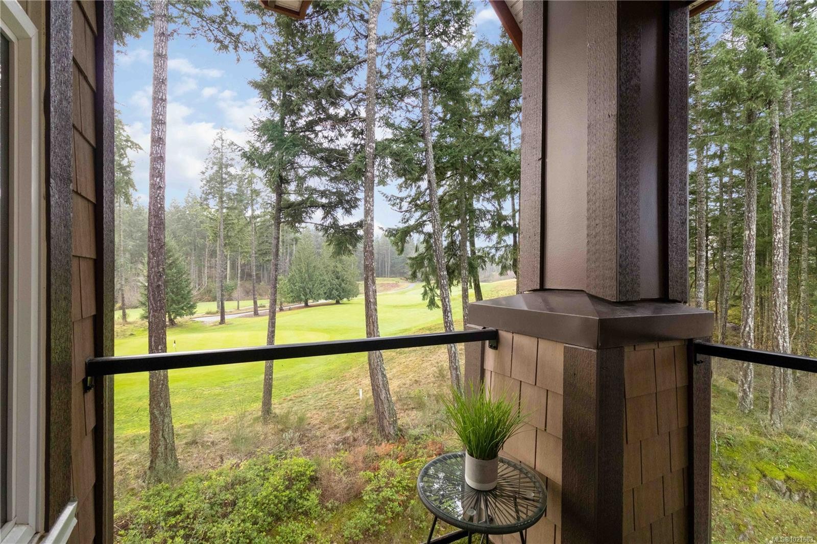 420-1395 Bear Mountain Pkwy, Langford, BC - Outdoor