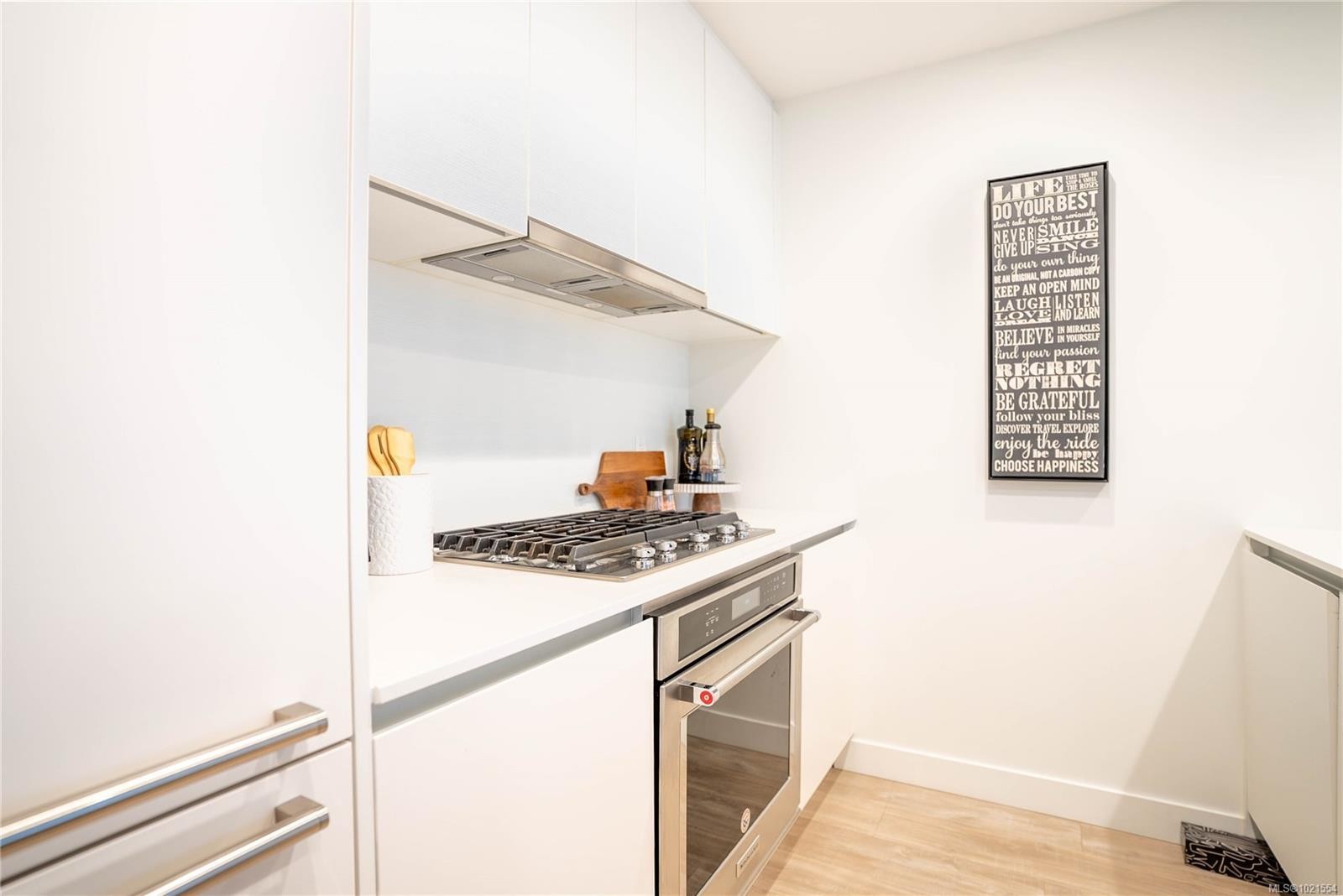 804-60 Saghalie Rd, Victoria, BC - Indoor