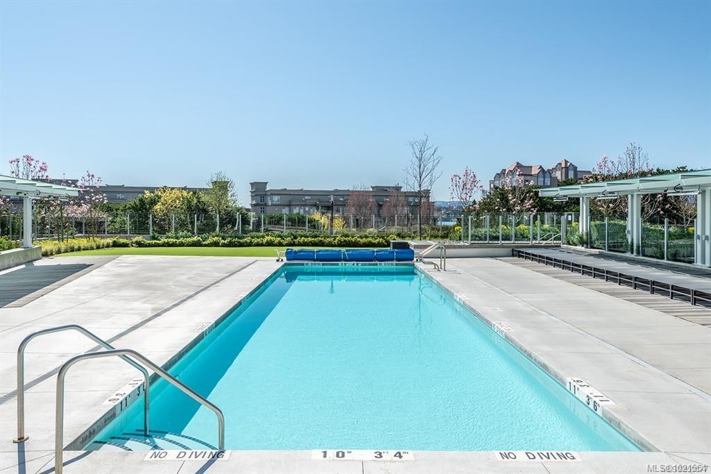 804-60 Saghalie Rd, Victoria, BC - Outdoor With In Ground Pool