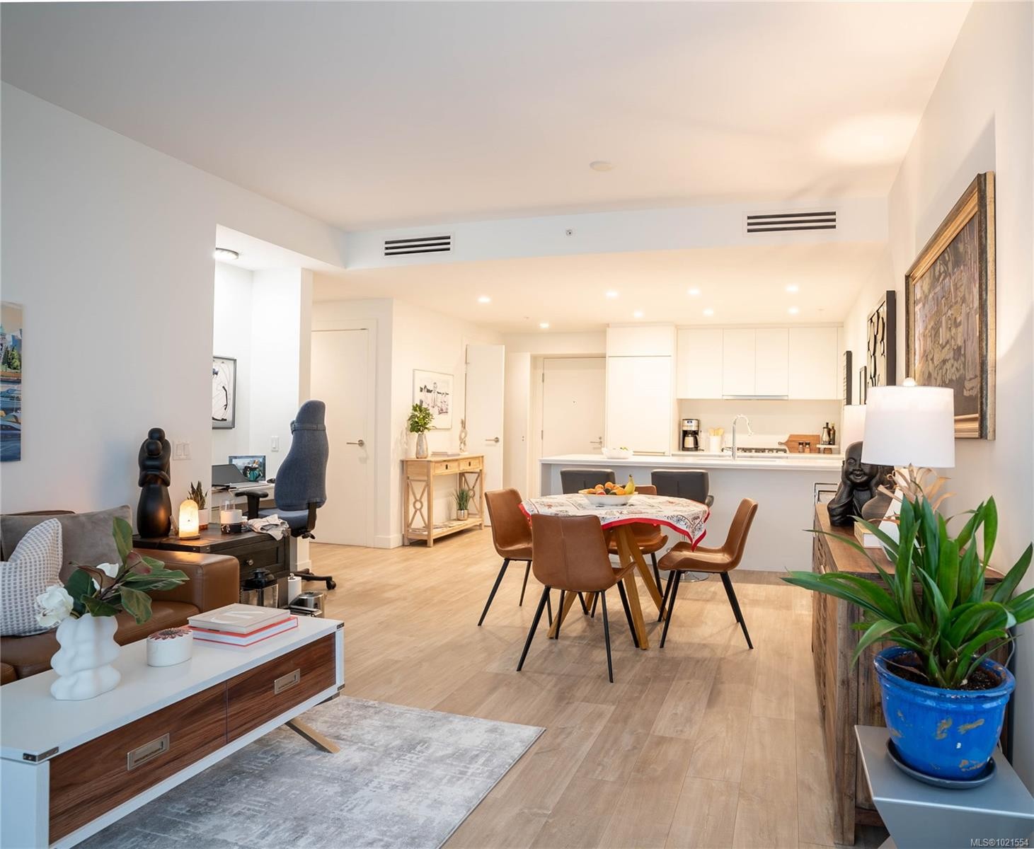 804-60 Saghalie Rd, Victoria, BC - Indoor