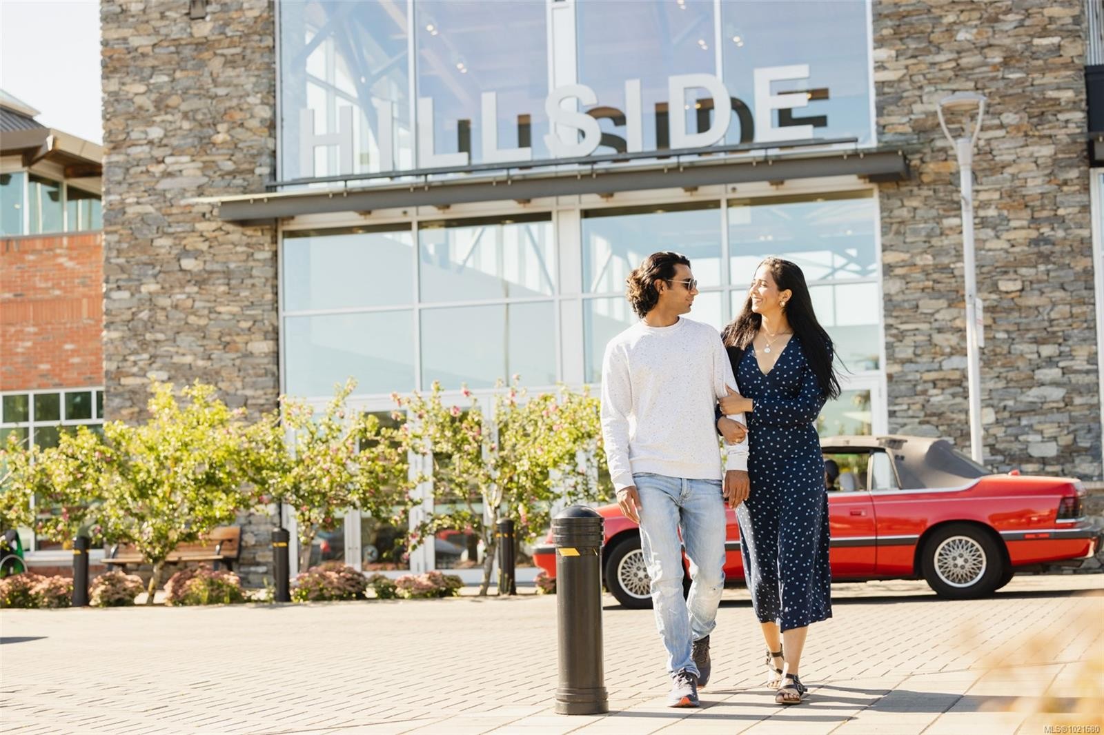 212-3226 Shelbourne St, Saanich, BC - Outdoor