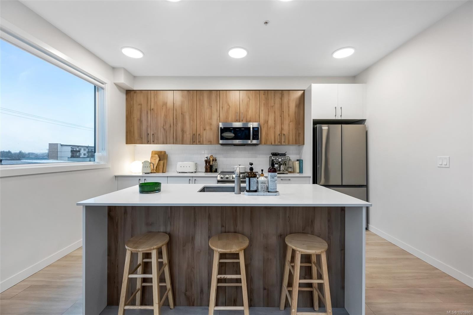 301-842 Orono Ave, Langford, BC - Indoor Photo Showing Kitchen