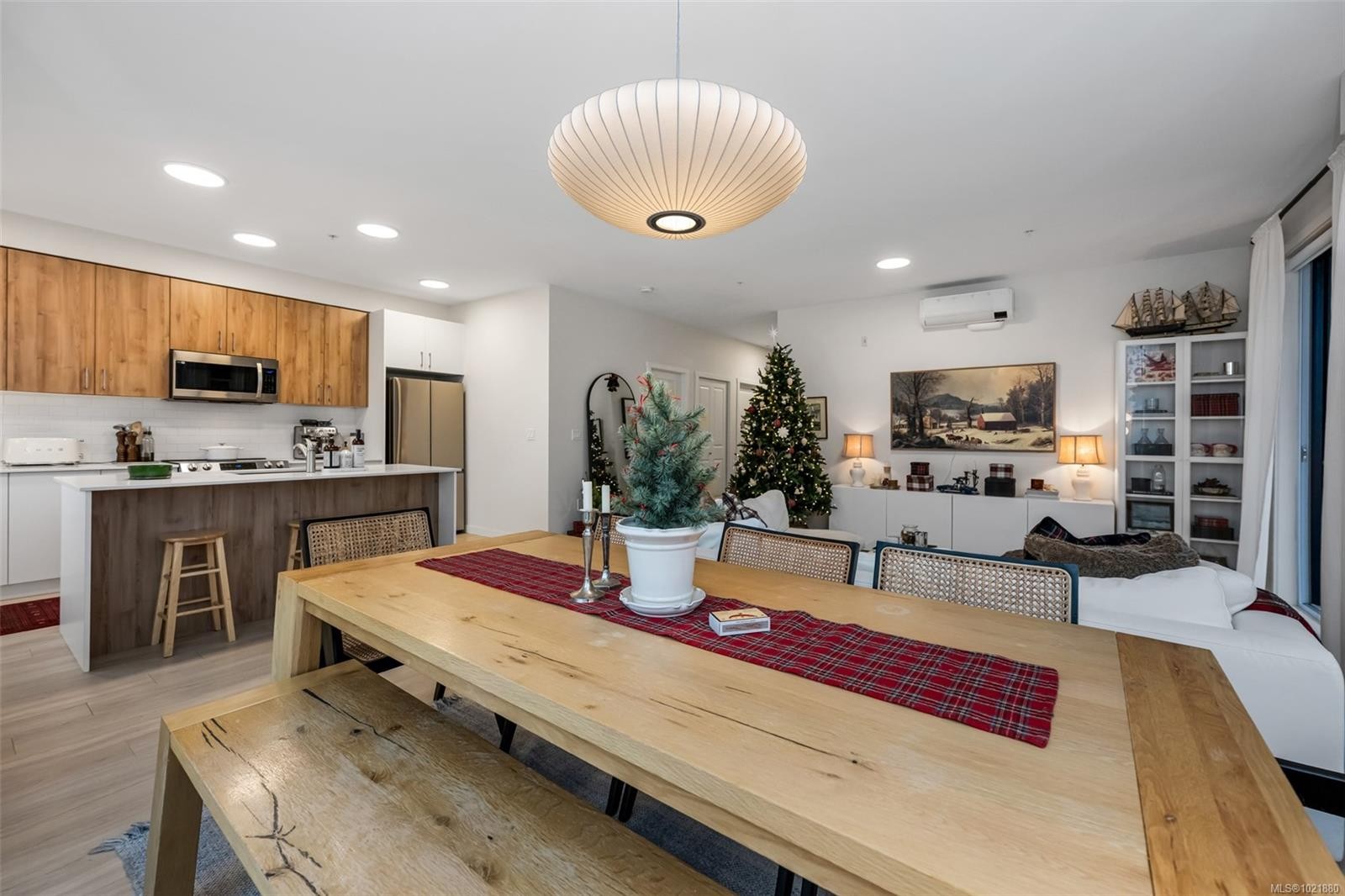 301-842 Orono Ave, Langford, BC - Indoor Photo Showing Kitchen