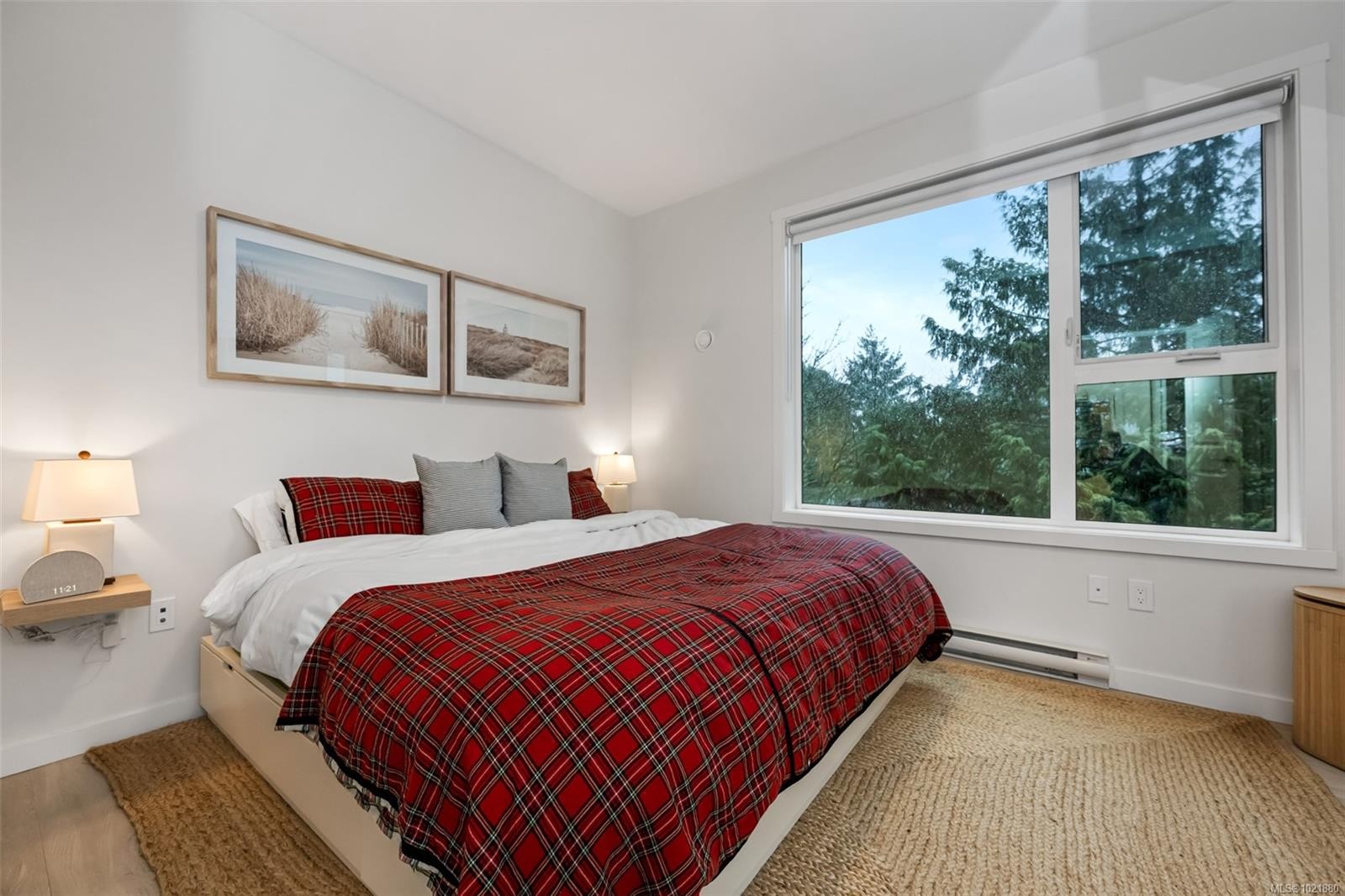 301-842 Orono Ave, Langford, BC - Indoor Photo Showing Bedroom