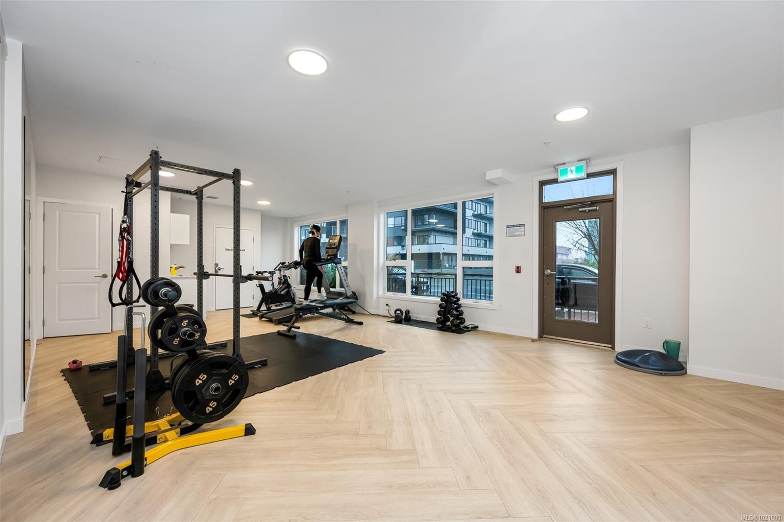 301-842 Orono Ave, Langford, BC - Indoor Photo Showing Gym Room