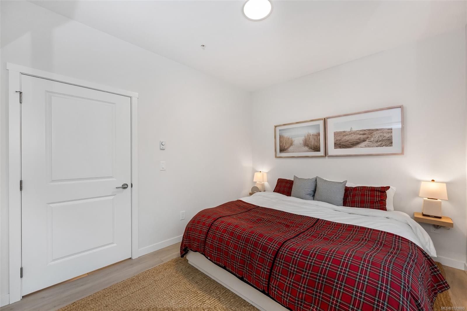 301-842 Orono Ave, Langford, BC - Indoor Photo Showing Bedroom