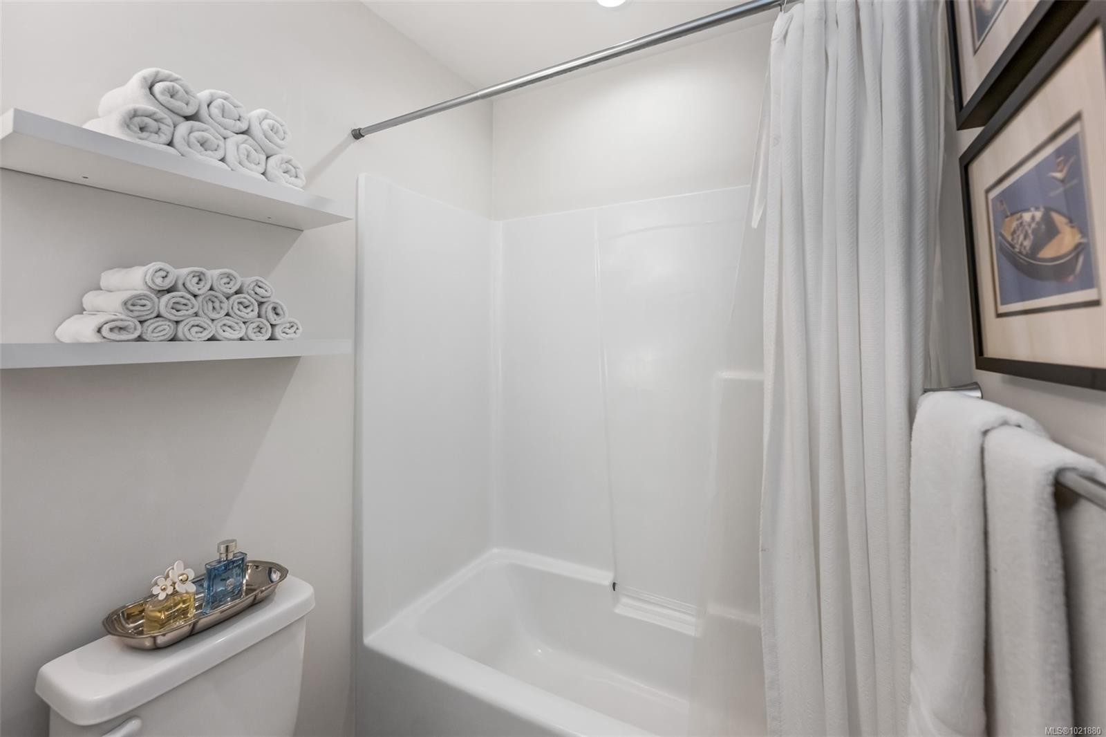301-842 Orono Ave, Langford, BC - Indoor Photo Showing Bathroom