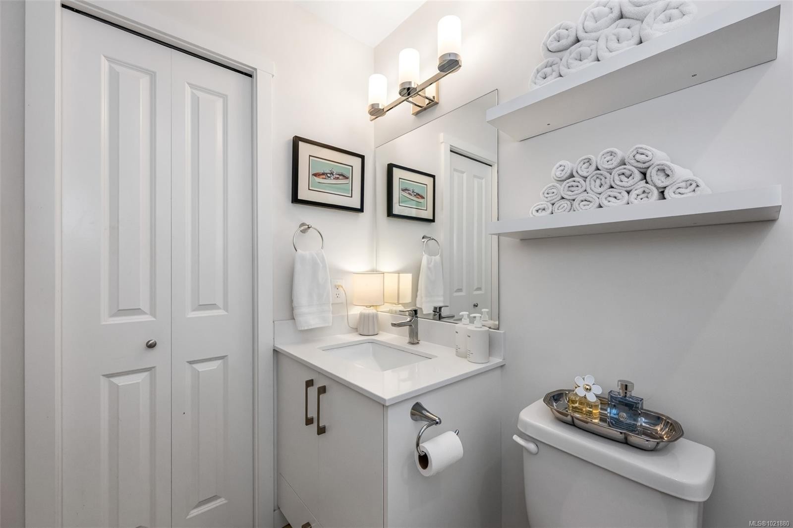 301-842 Orono Ave, Langford, BC - Indoor Photo Showing Bathroom