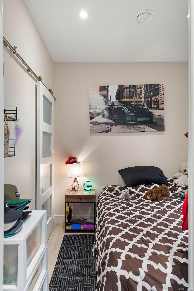 N405-1105 Pandora Ave, Victoria, BC - Indoor Photo Showing Bedroom