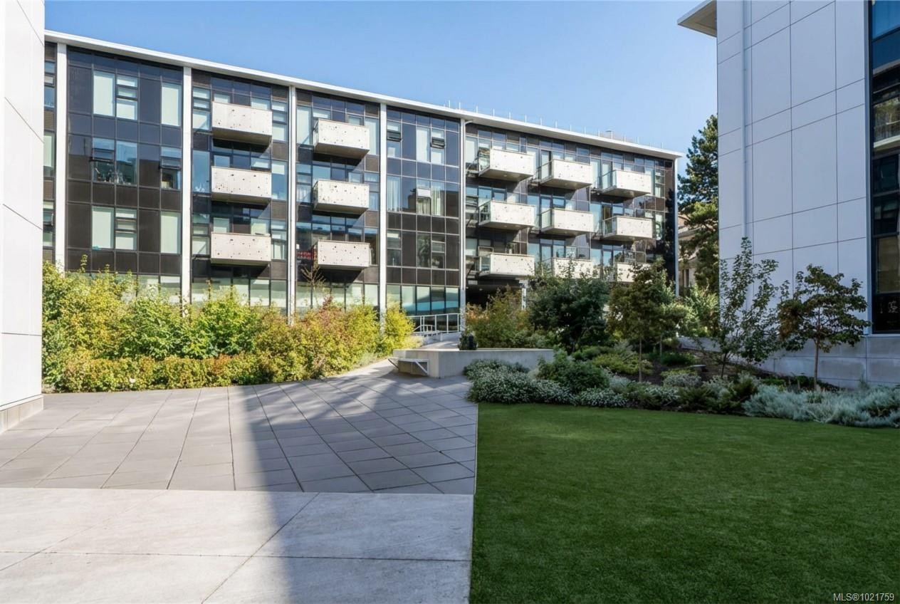 N405-1105 Pandora Ave, Victoria, BC - Outdoor