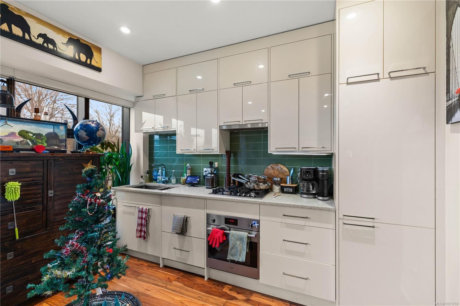 N405-1105 Pandora Ave, Victoria, BC - Indoor Photo Showing Kitchen With Double Sink