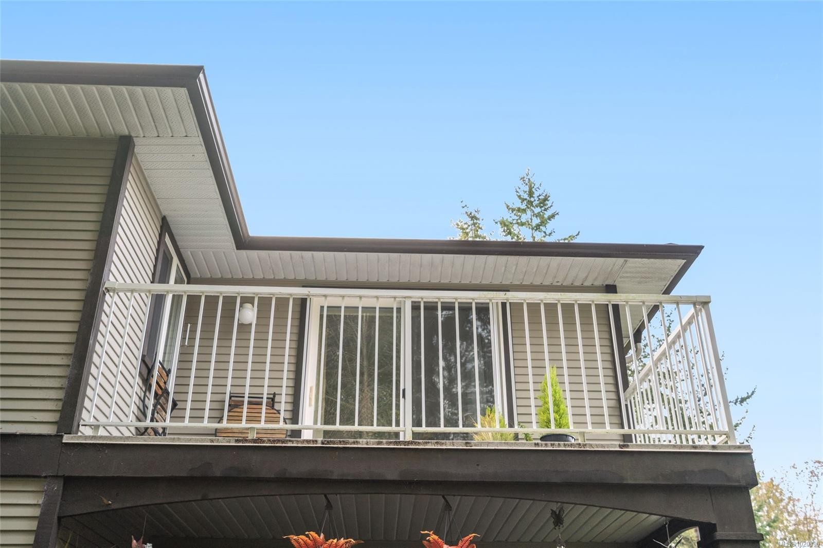 205-440 Schley Pl, Qualicum Beach, BC - Outdoor