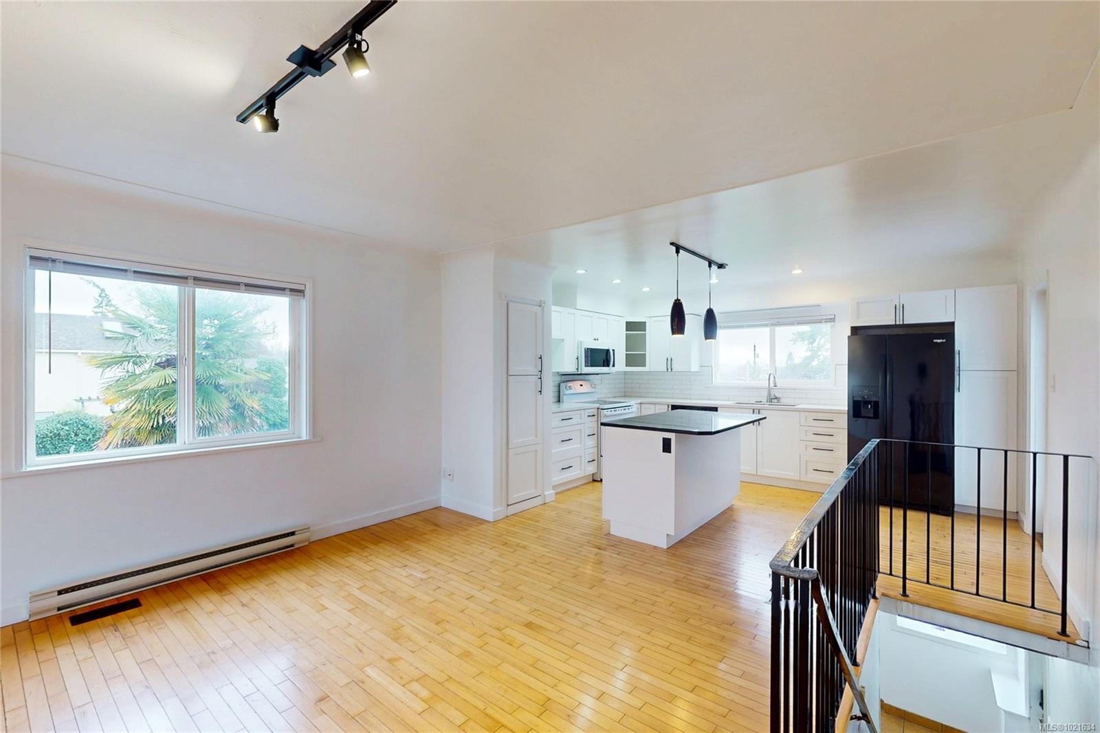 3876 Carey Rd, Saanich, BC