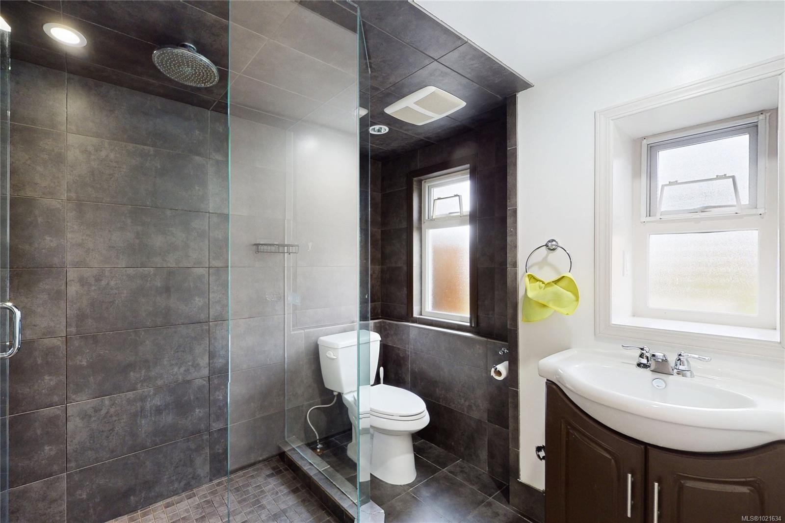 3876 Carey Rd, Saanich, BC