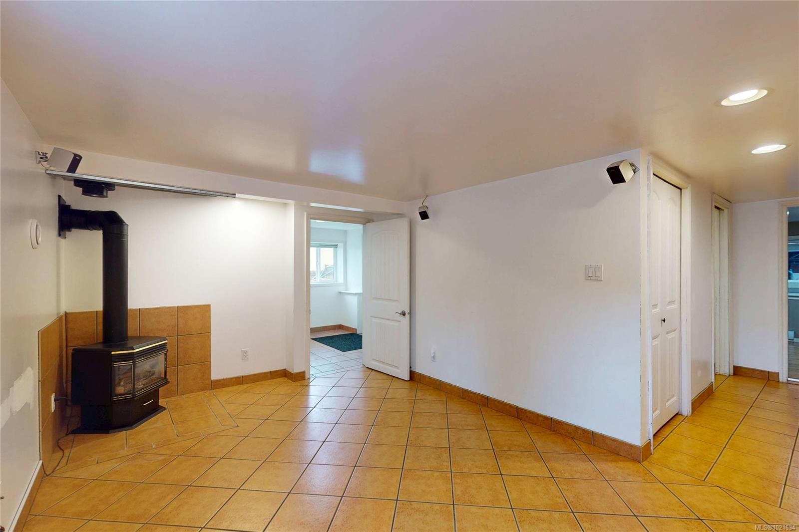 3876 Carey Rd, Saanich, BC