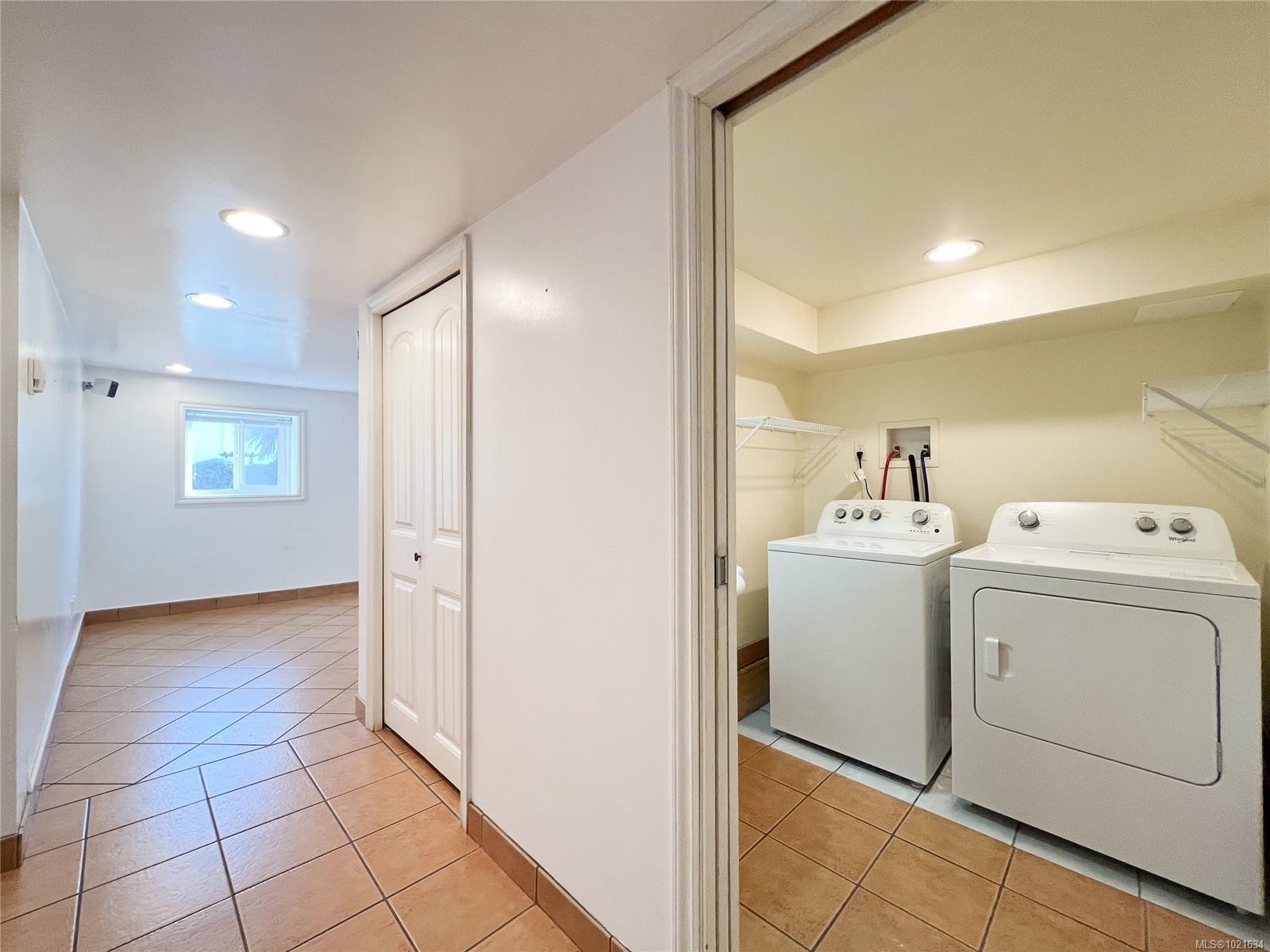 3876 Carey Rd, Saanich, BC