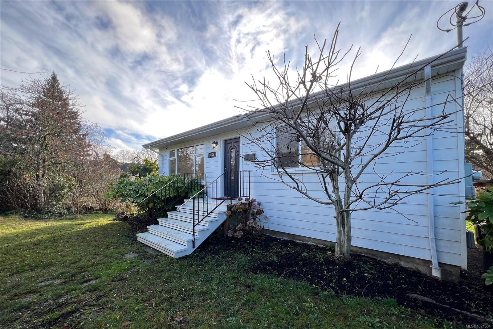 3876 Carey Rd, Saanich, BC