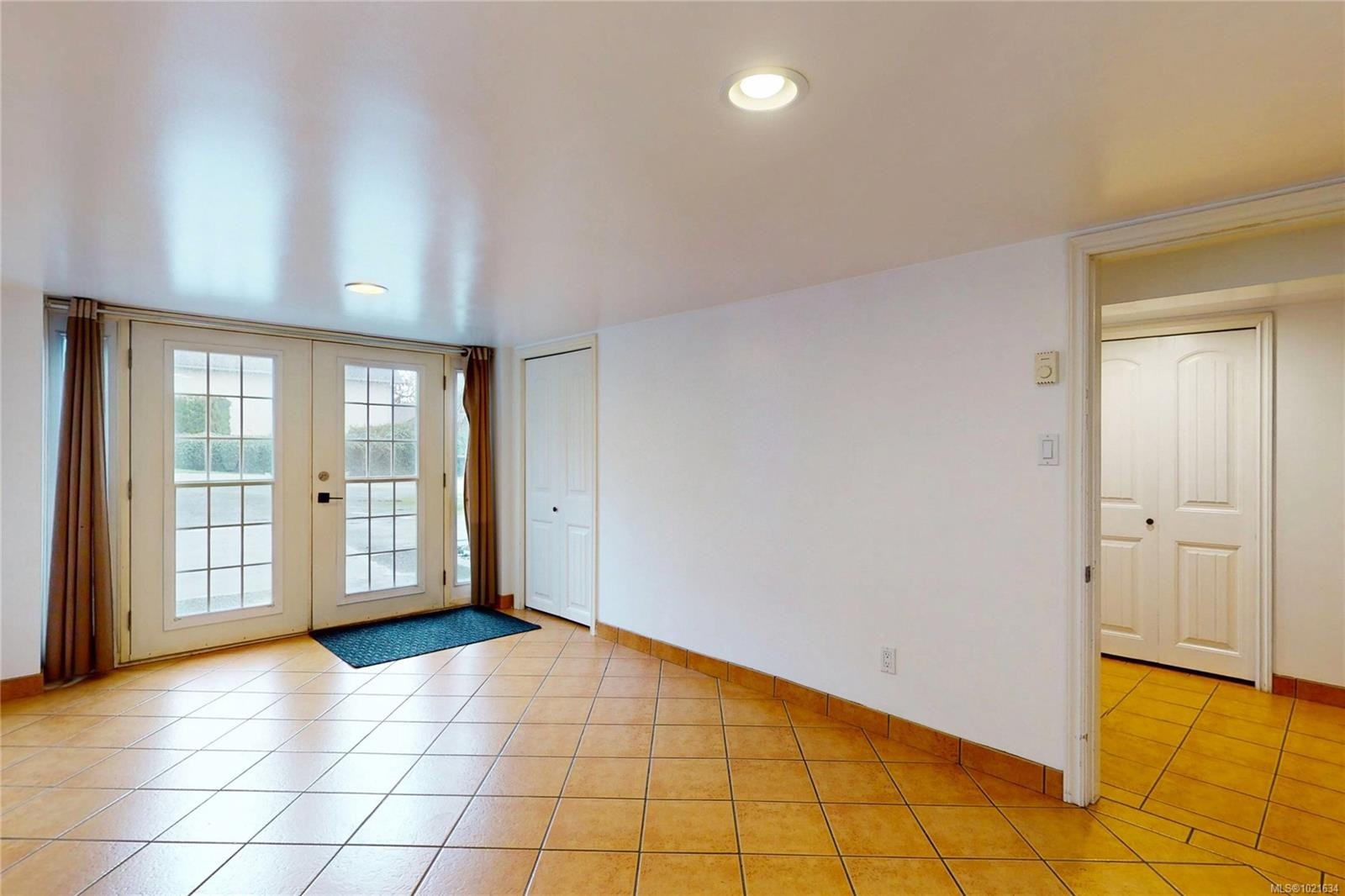 3876 Carey Rd, Saanich, BC