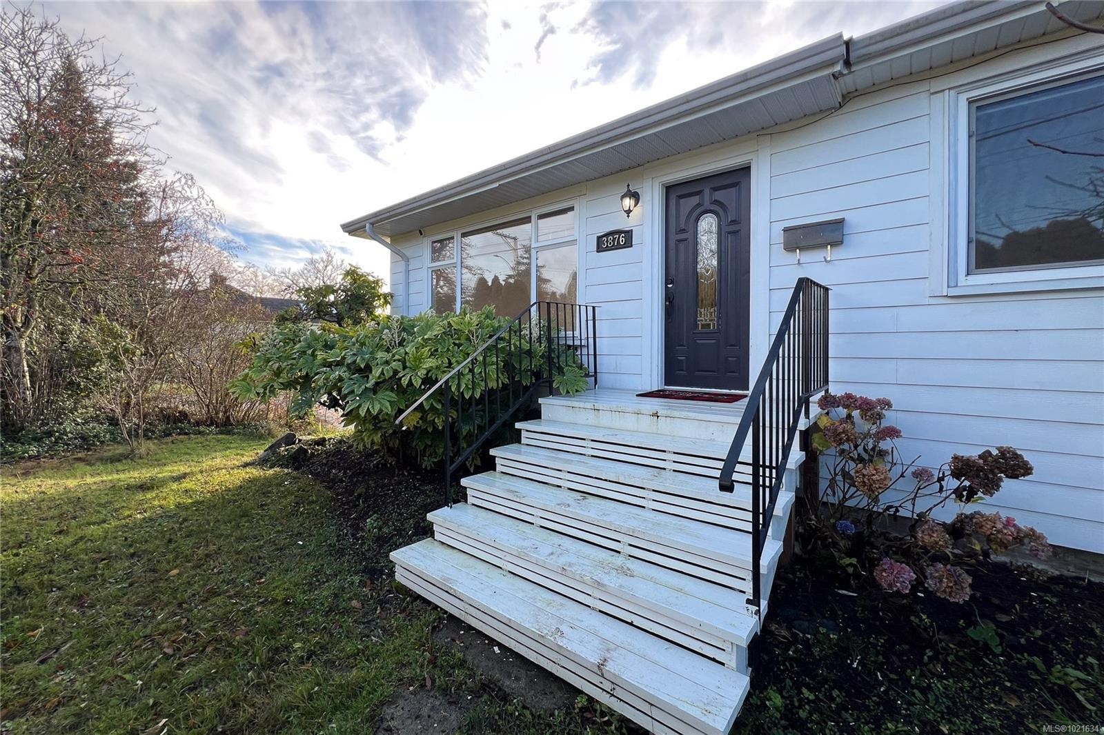 3876 Carey Rd, Saanich, BC