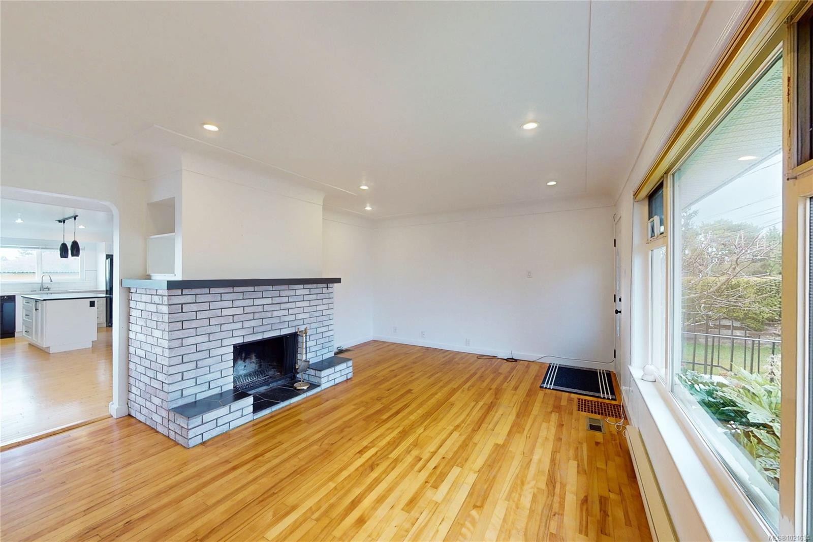 3876 Carey Rd, Saanich, BC