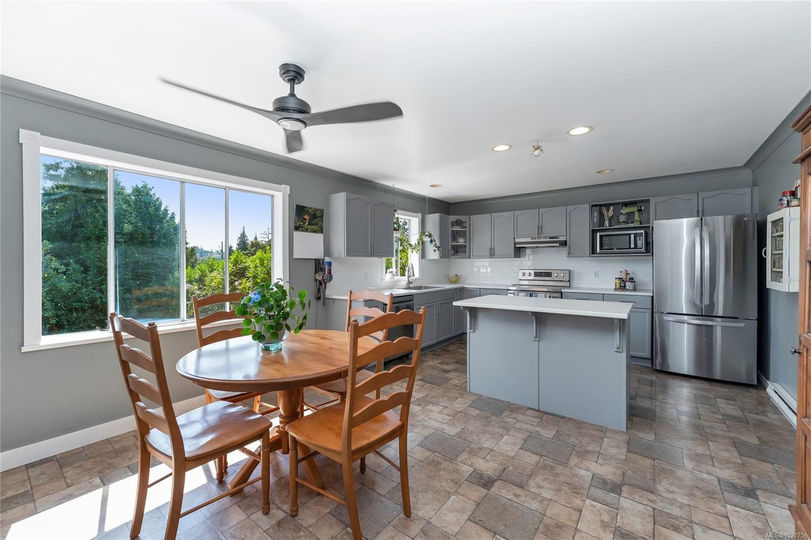 505 Windthrop Rd, Colwood, BC