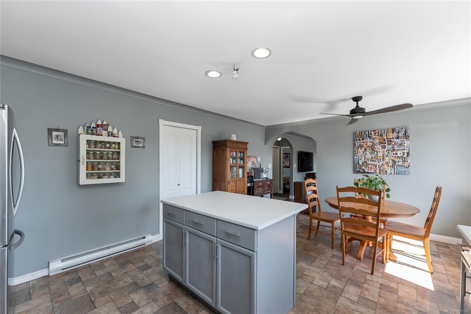 505 Windthrop Rd, Colwood, BC