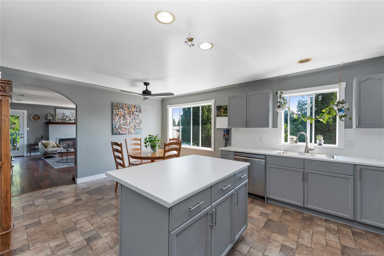 505 Windthrop Rd, Colwood, BC