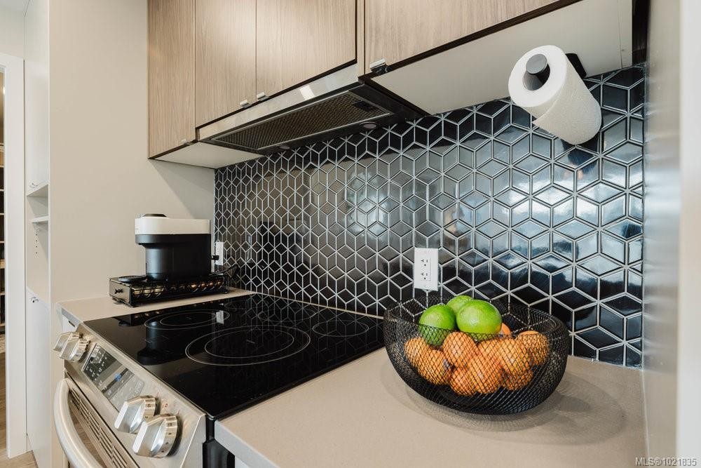 210-881 Short St, Saanich, BC - Indoor Photo Showing Other Room