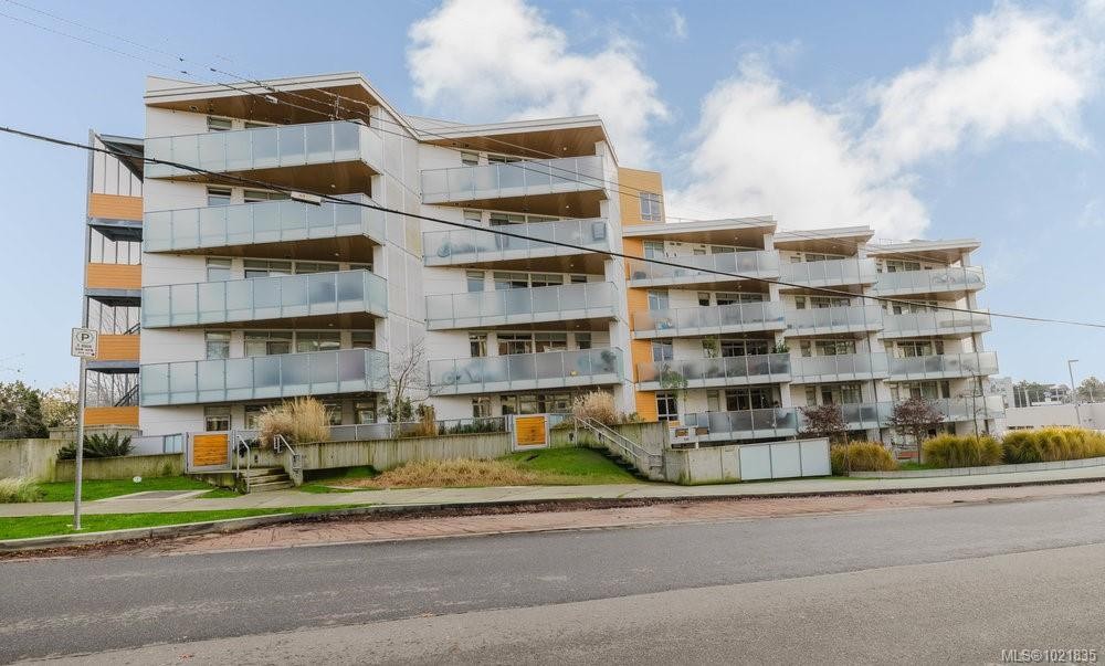 210-881 Short St, Saanich, BC - Outdoor With Balcony