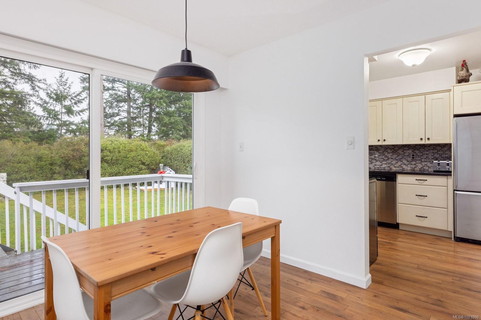 492 Meredith Cres, Saanich, BC