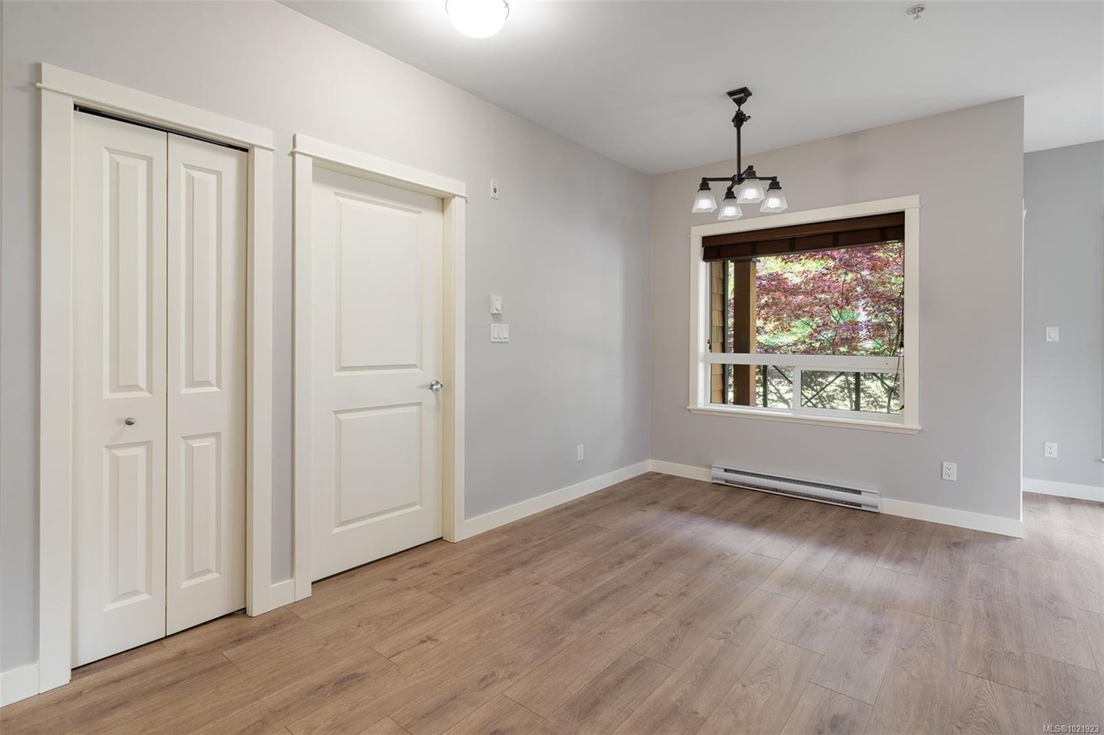 210-201 Nursery Hill Dr, View Royal, BC - Indoor Photo Showing Other Room