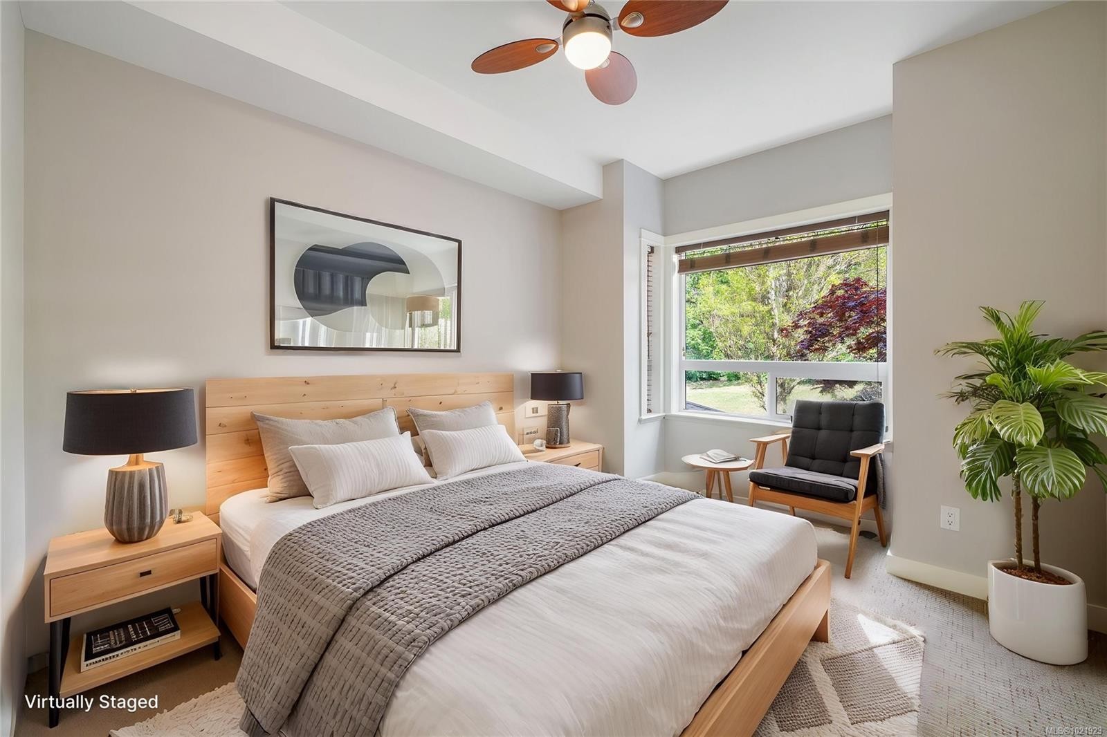 210-201 Nursery Hill Dr, View Royal, BC - Indoor Photo Showing Bedroom