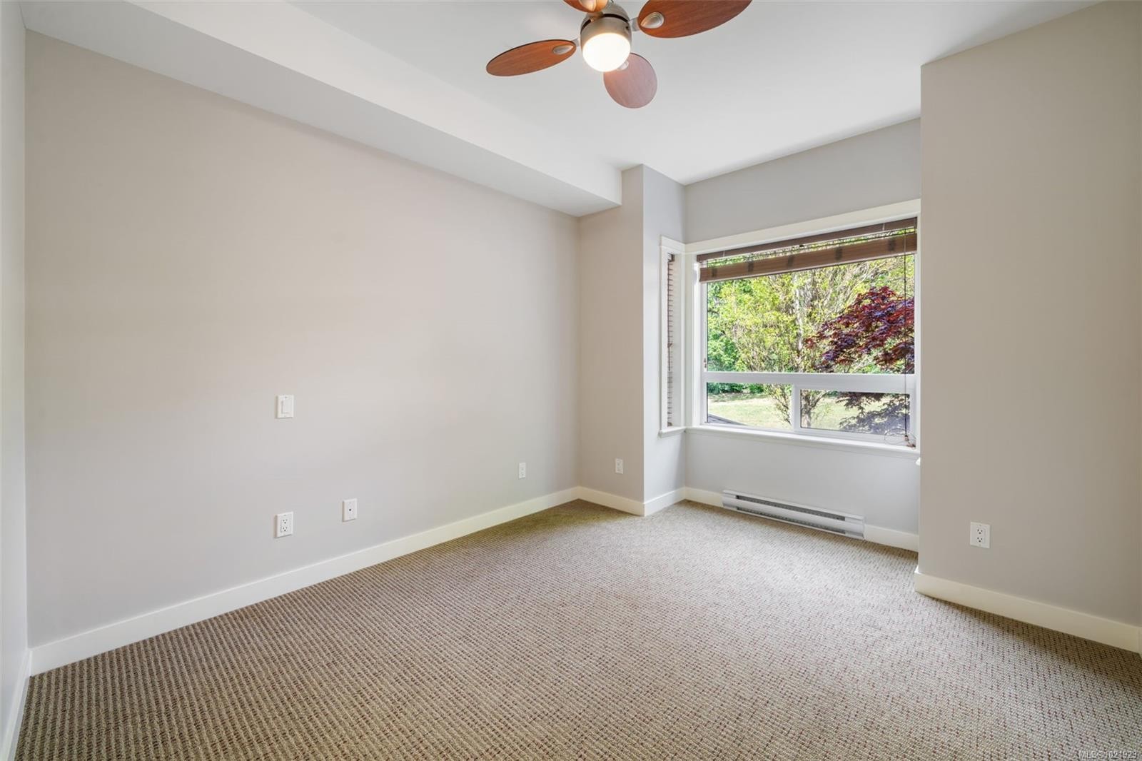 210-201 Nursery Hill Dr, View Royal, BC - Indoor Photo Showing Other Room