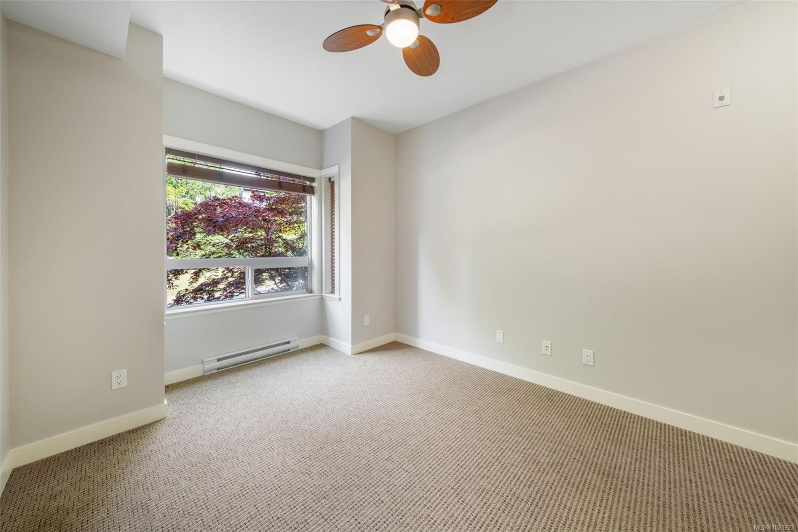 210-201 Nursery Hill Dr, View Royal, BC - Indoor Photo Showing Other Room