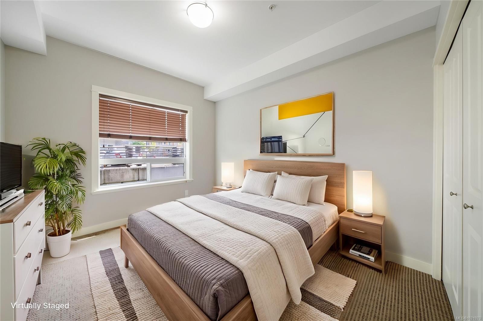 210-201 Nursery Hill Dr, View Royal, BC - Indoor Photo Showing Bedroom