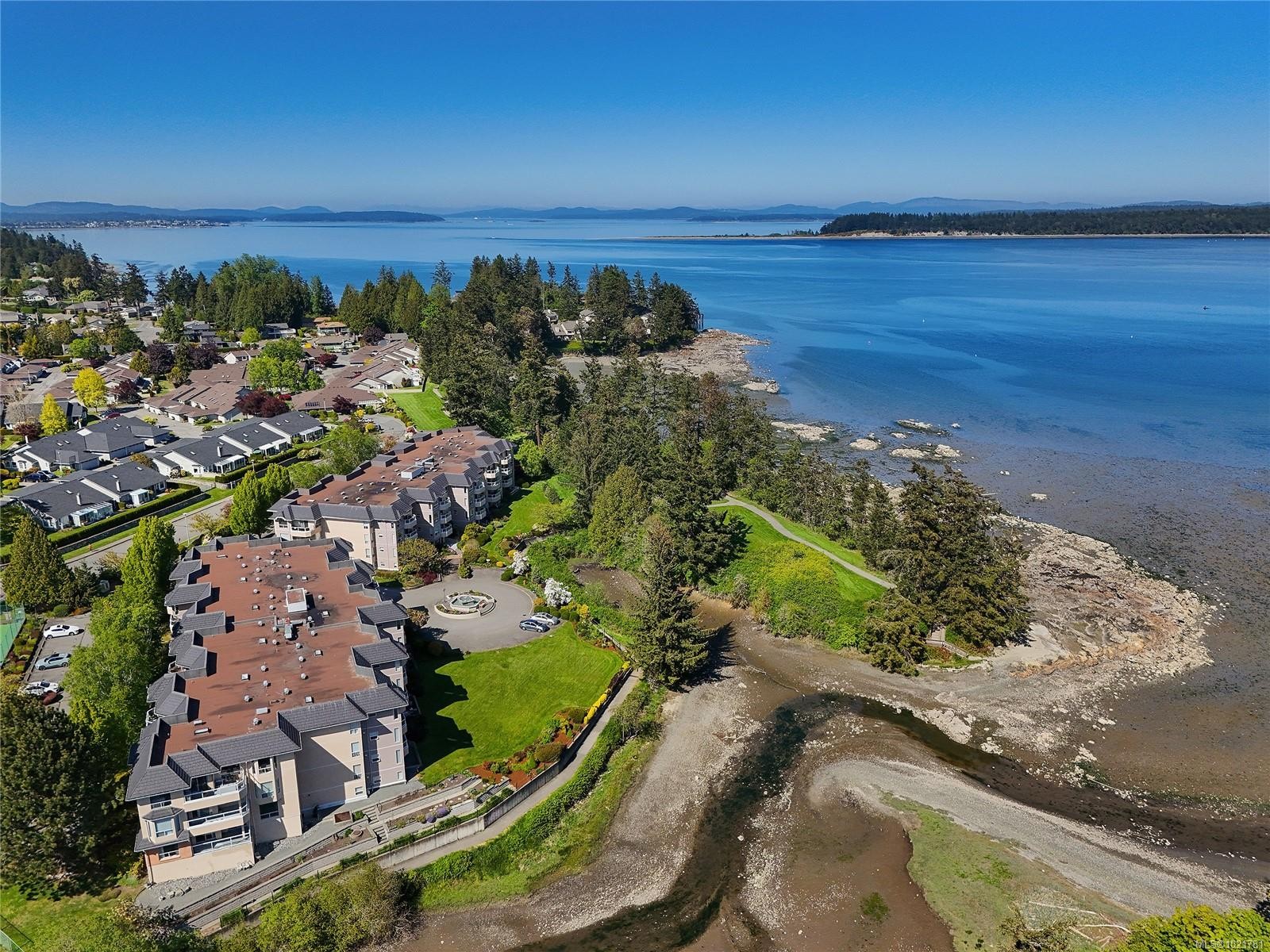1131-2600 Ferguson Rd, Central Saanich, BC - Outdoor With Body Of Water With View