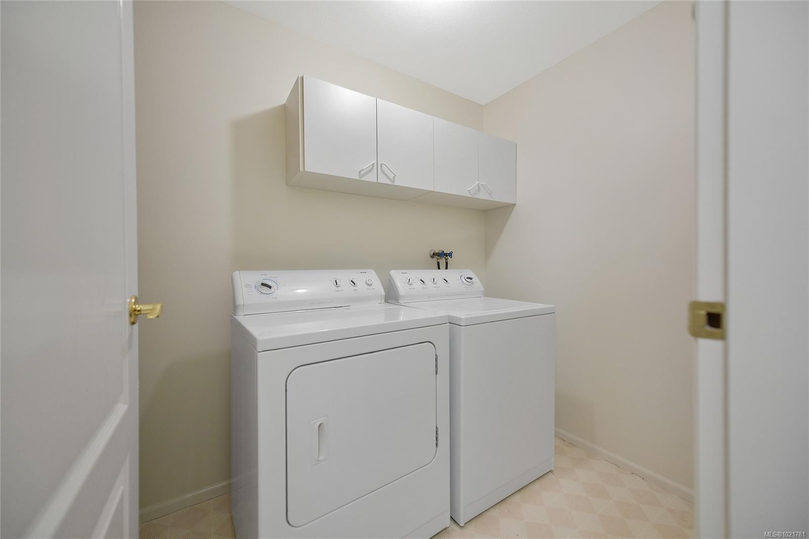 1131-2600 Ferguson Rd, Central Saanich, BC - Indoor Photo Showing Laundry Room