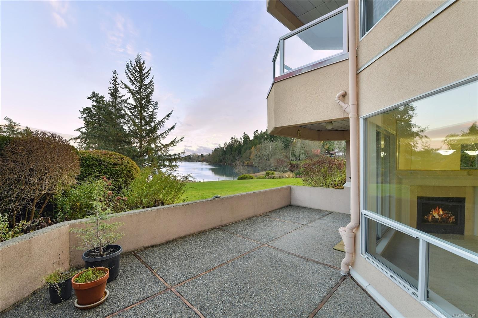 1131-2600 Ferguson Rd, Central Saanich, BC - Outdoor With Exterior