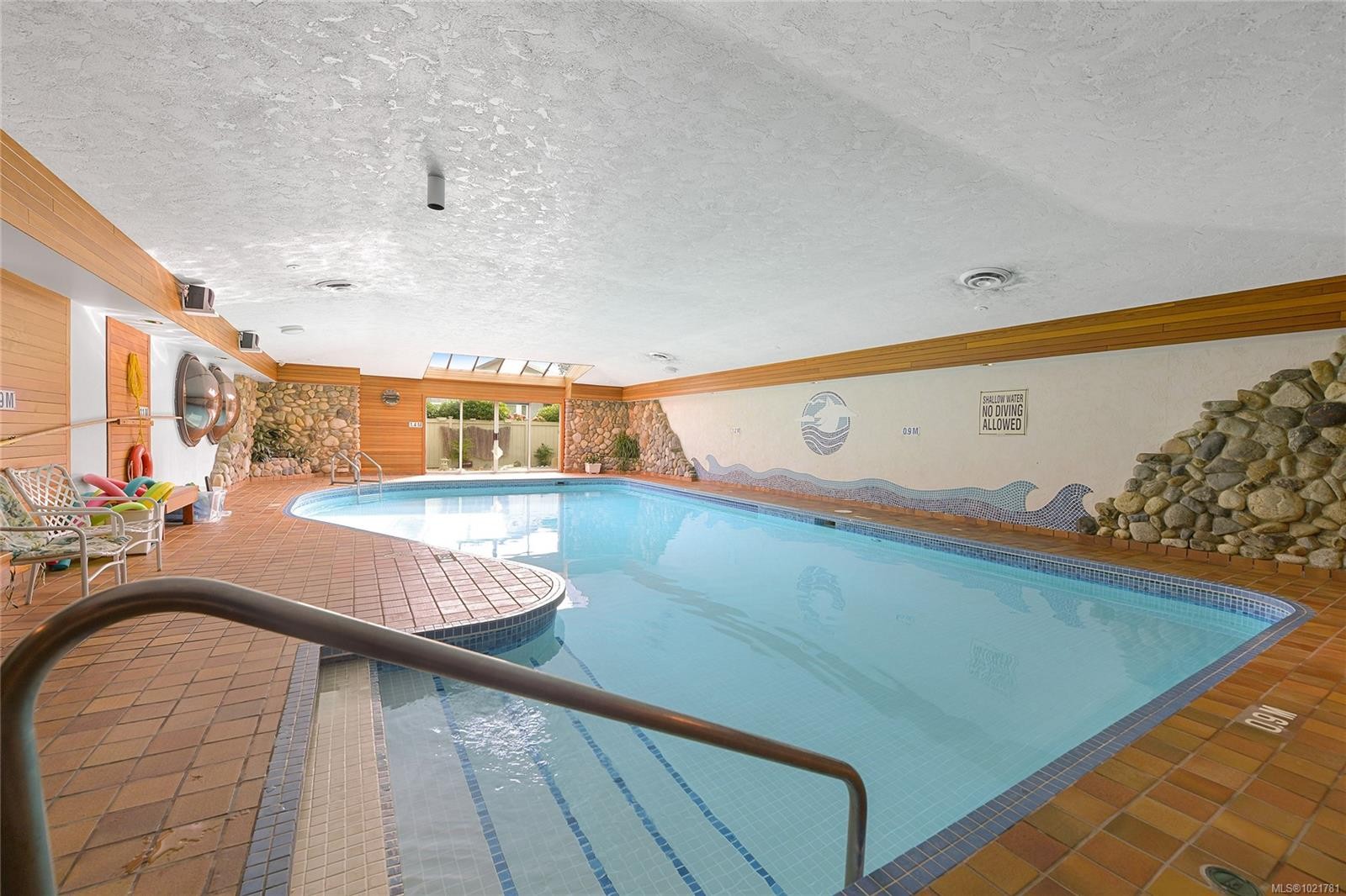 1131-2600 Ferguson Rd, Central Saanich, BC - Indoor Photo Showing Other Room With In Ground Pool