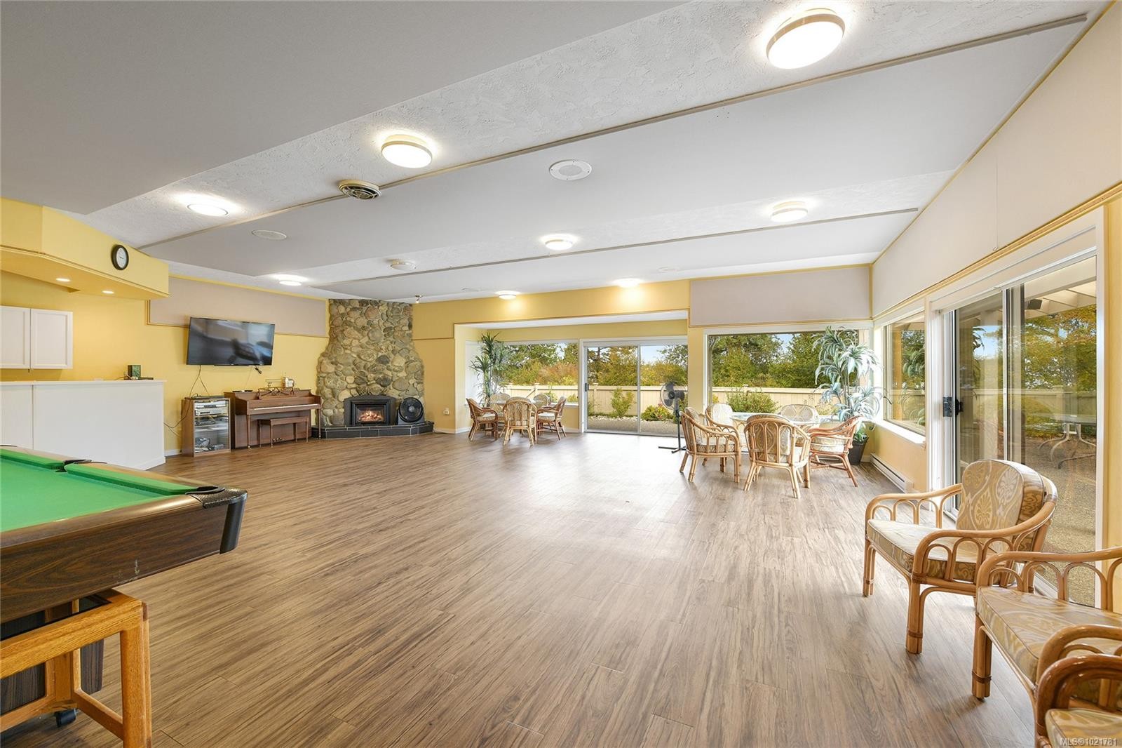 1131-2600 Ferguson Rd, Central Saanich, BC - Indoor Photo Showing Other Room