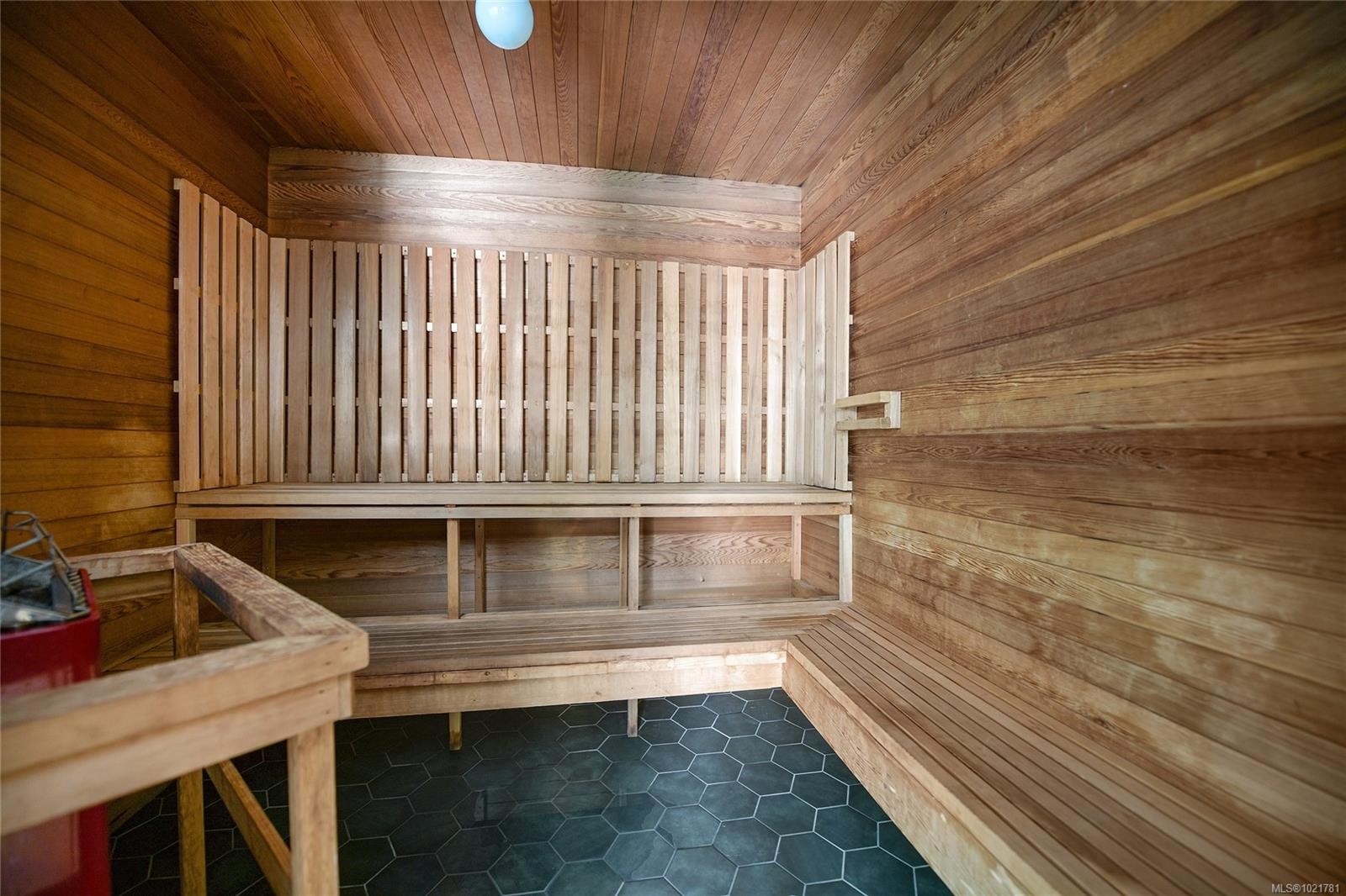 1131-2600 Ferguson Rd, Central Saanich, BC - Indoor Photo Showing Other Room