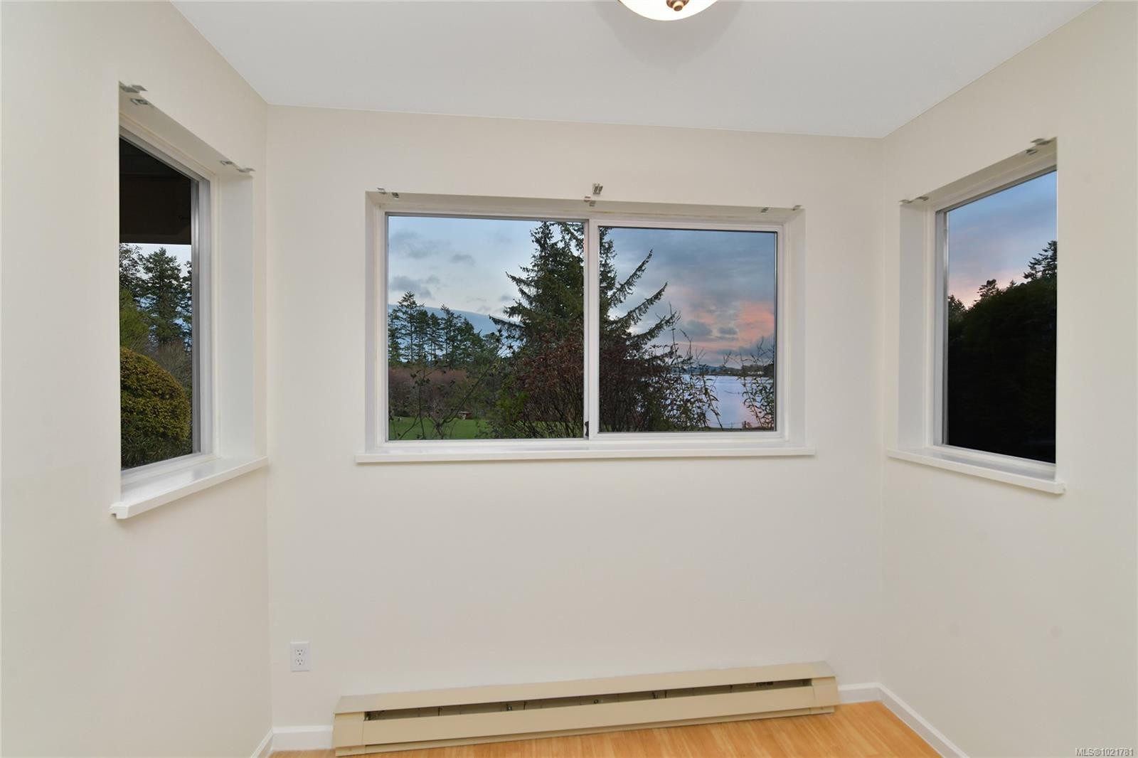 1131-2600 Ferguson Rd, Central Saanich, BC - Indoor Photo Showing Other Room