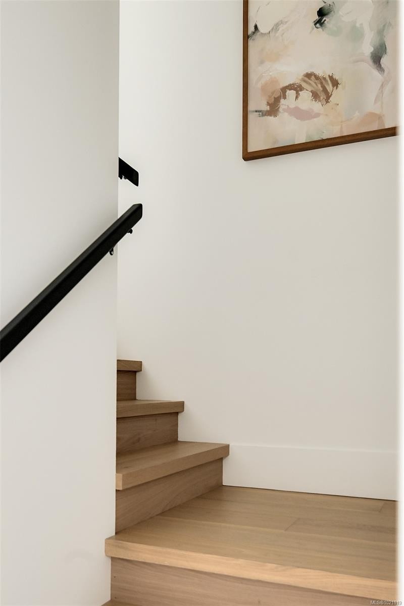 2-2268 Bowker Ave, Oak Bay, BC