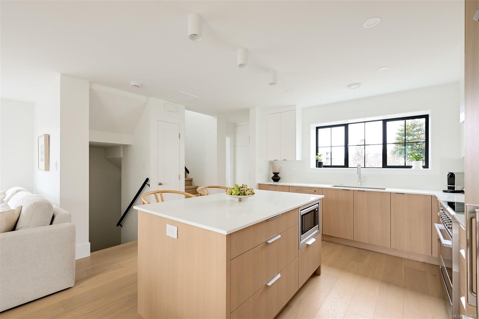 2-2268 Bowker Ave, Oak Bay, BC