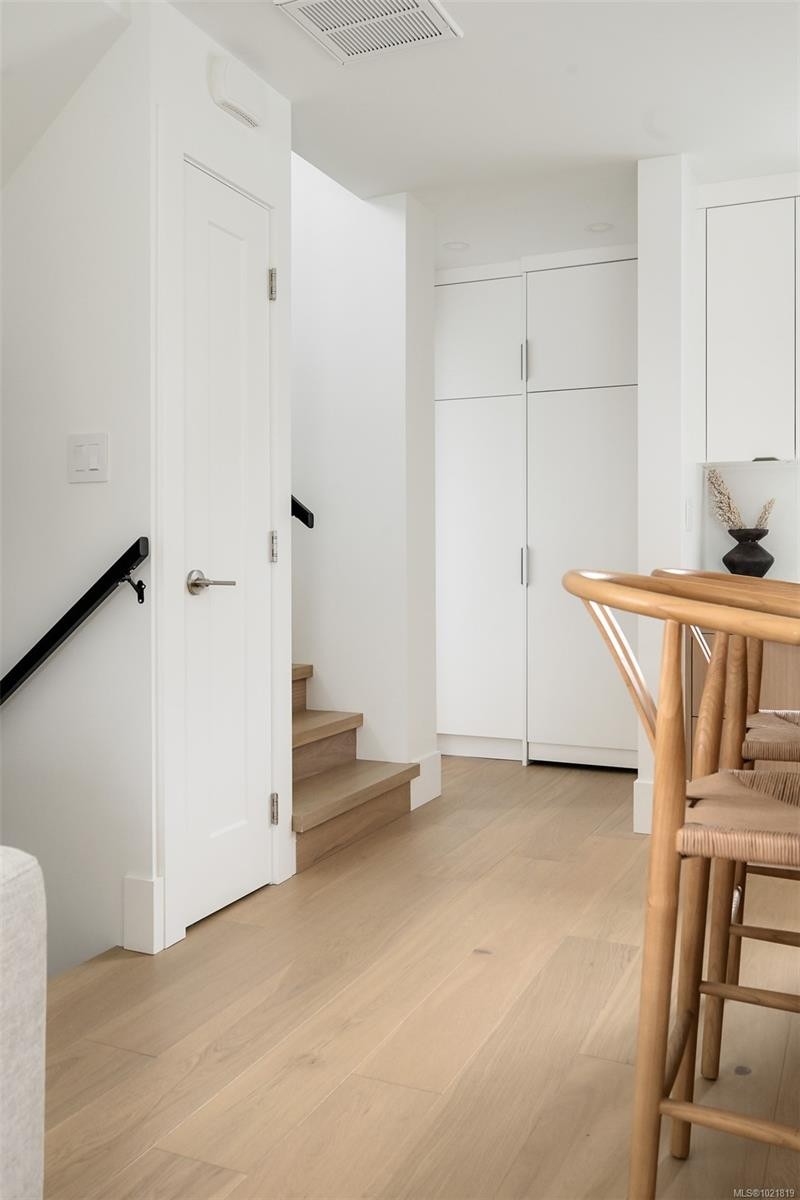 2-2268 Bowker Ave, Oak Bay, BC