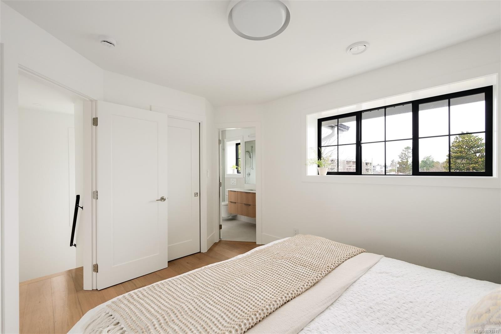 2-2268 Bowker Ave, Oak Bay, BC