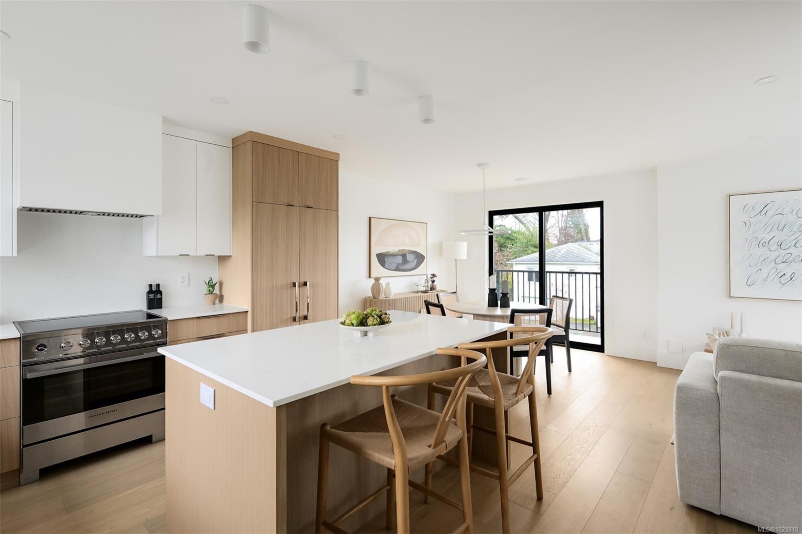 2-2268 Bowker Ave, Oak Bay, BC