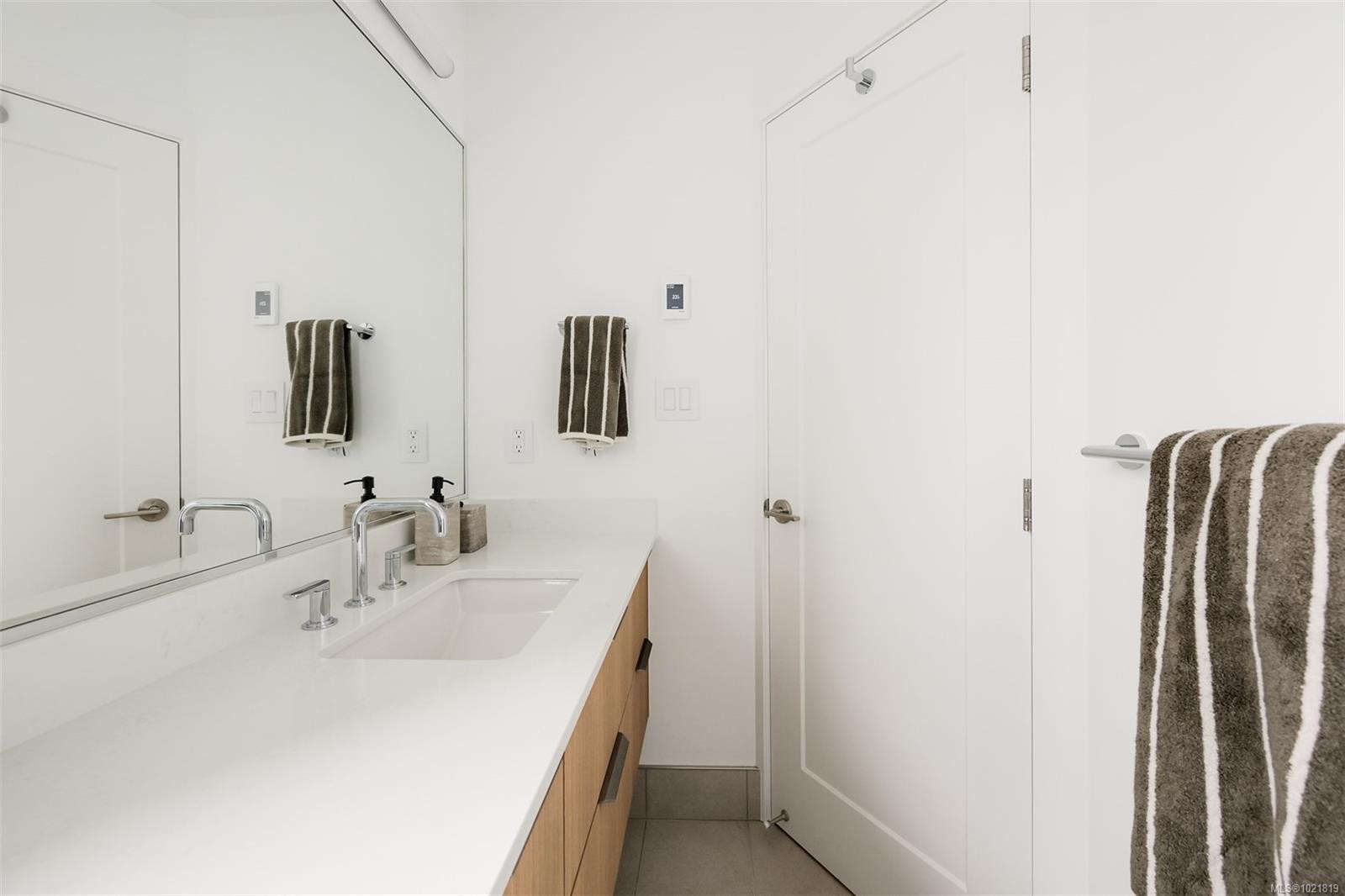 2-2268 Bowker Ave, Oak Bay, BC